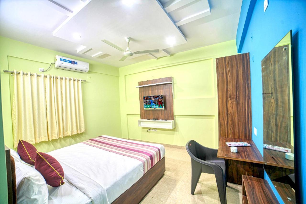Redkey Inn Hotel Near Bangalore Airport Airport Pickup & Drop Available 24X7 Yelahanka Buitenkant foto