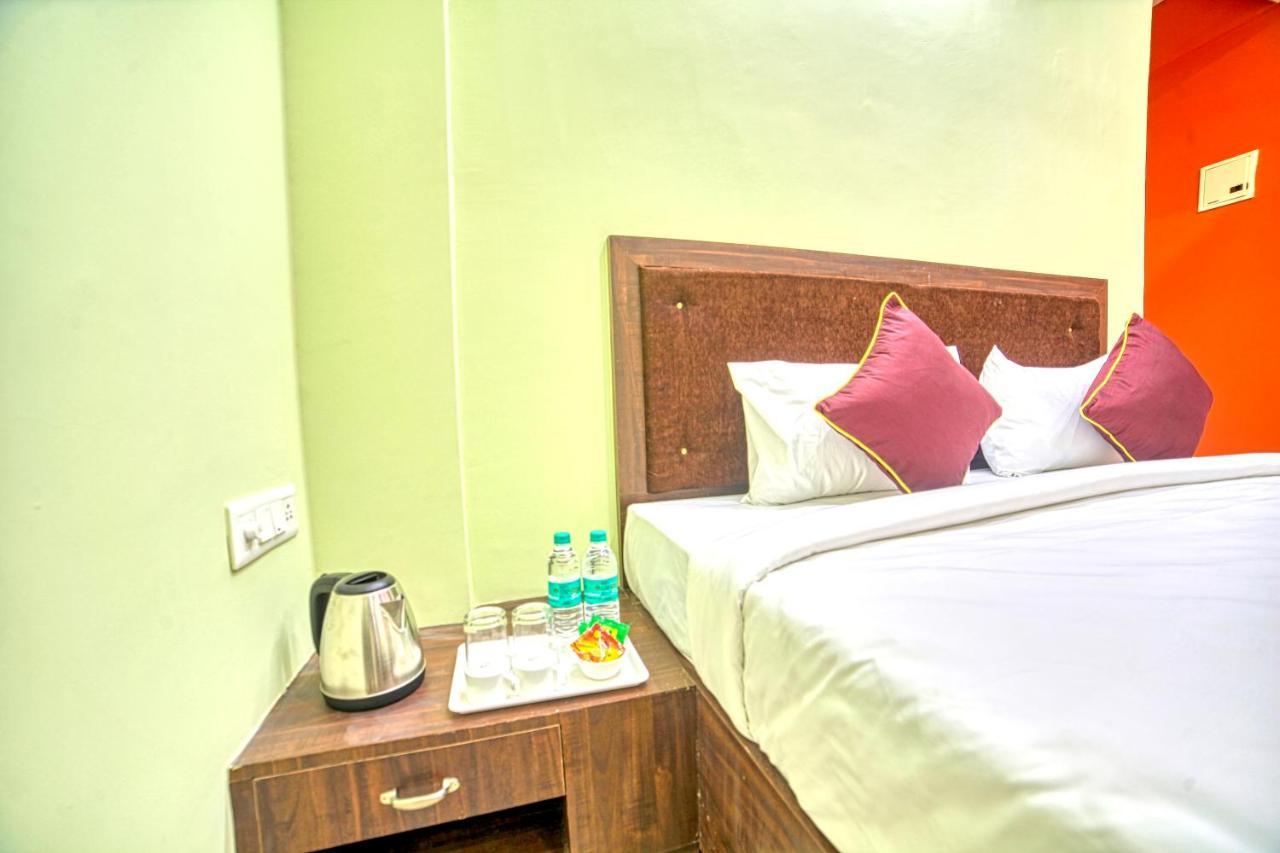 Redkey Inn Hotel Near Bangalore Airport Airport Pickup & Drop Available 24X7 Yelahanka Buitenkant foto