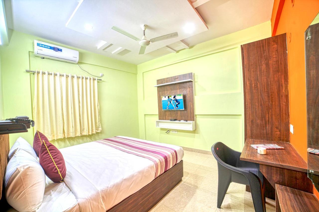 Redkey Inn Hotel Near Bangalore Airport Airport Pickup & Drop Available 24X7 Yelahanka Buitenkant foto