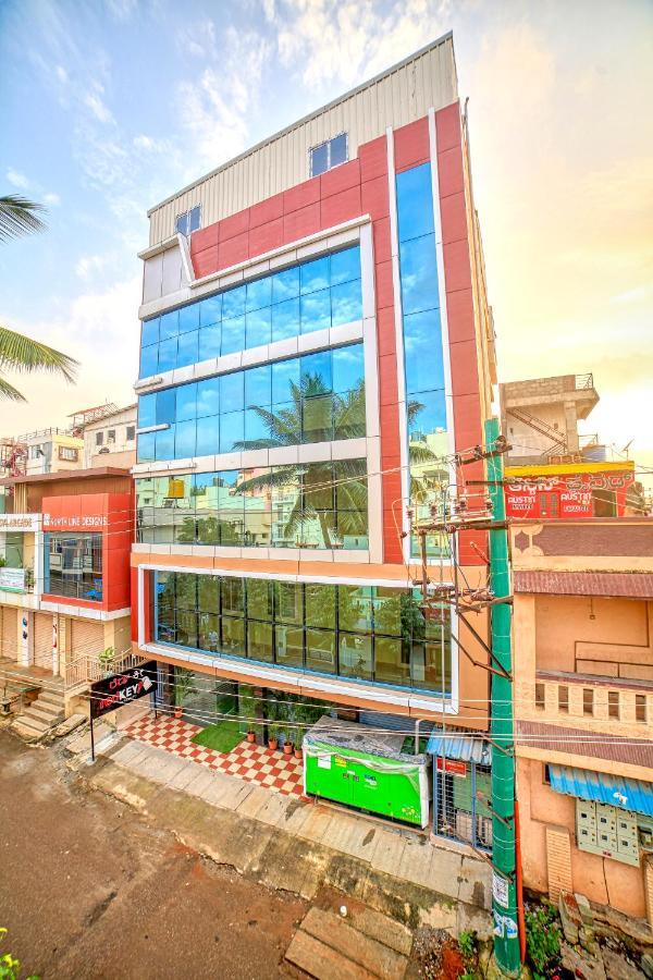 Redkey Inn Hotel Near Bangalore Airport Airport Pickup & Drop Available 24X7 Yelahanka Buitenkant foto